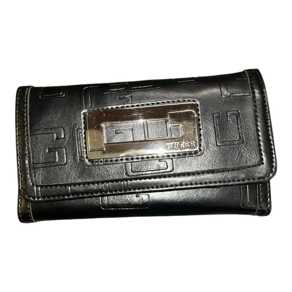 GUESS Embossed Black Wallet with Metal Accent - Picture 1 of 5